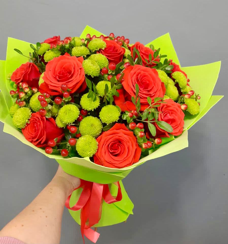 Букет цветов из: Хризантемы и Розы в Усолье-Сибирское