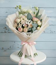 Букет цветов из:  Розы и Лизиантусы в Усолье-Сибирское