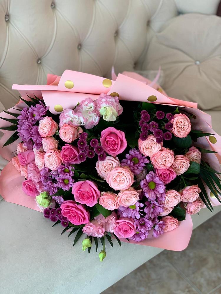 Букет цветов из: Хризантемы, Розы и Лизиантусы в Усолье-Сибирское