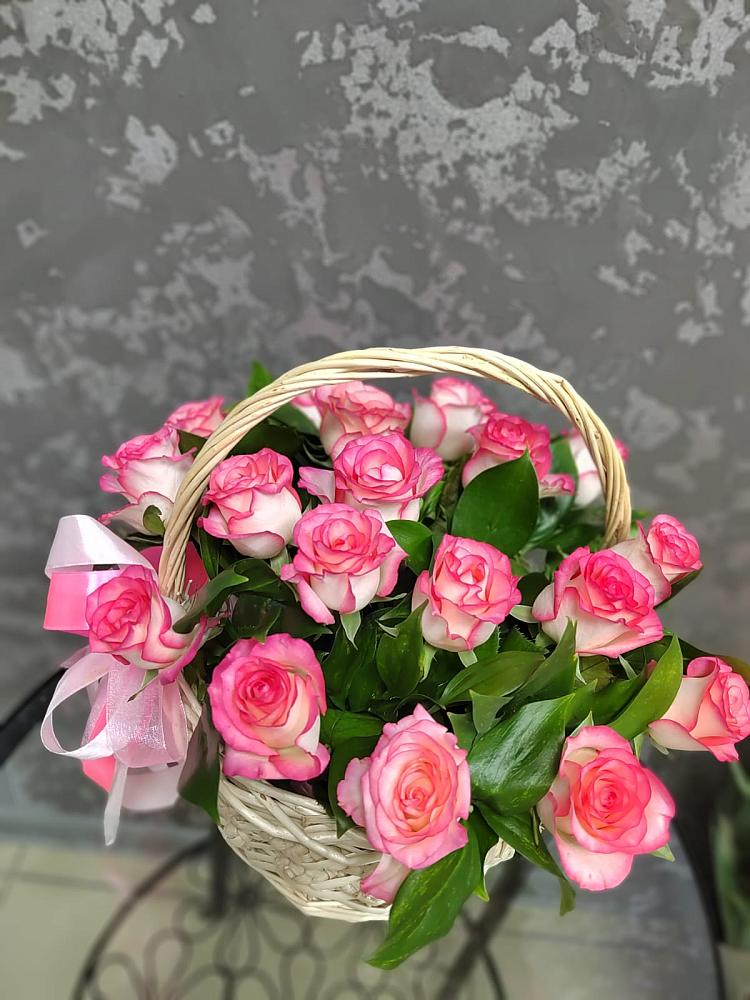 Цветочная композиция из Розы в корзине в Усолье-Сибирское