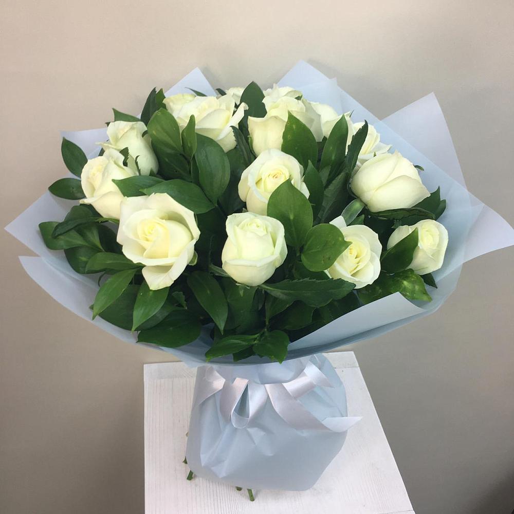 Букет 15 Белых роз Проуд в Усолье-Сибирское
