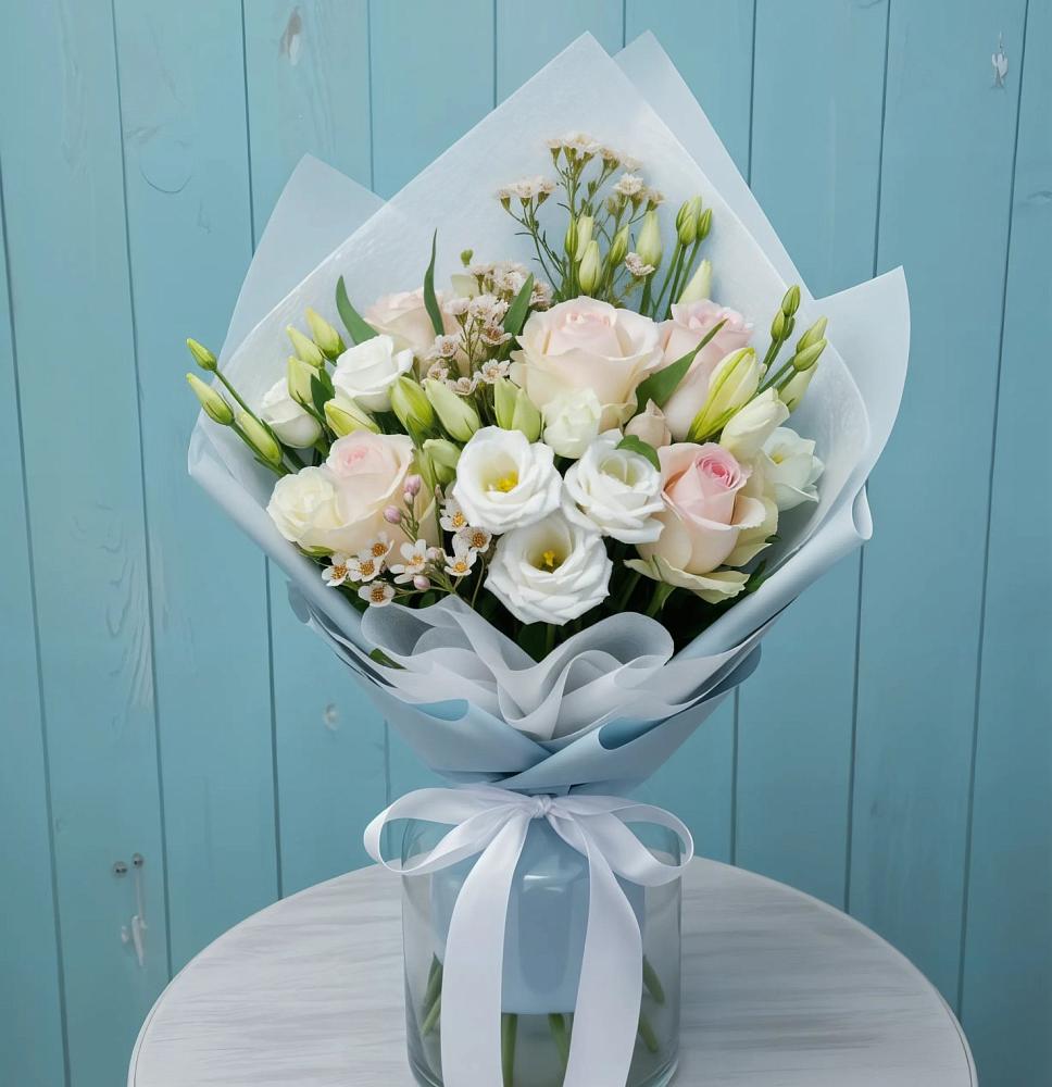 Букет цветов из: Розы и Лизиантусы в Усолье-Сибирское