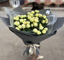 Букет Белые кустовые розы Солинеро в Усолье-Сибирское