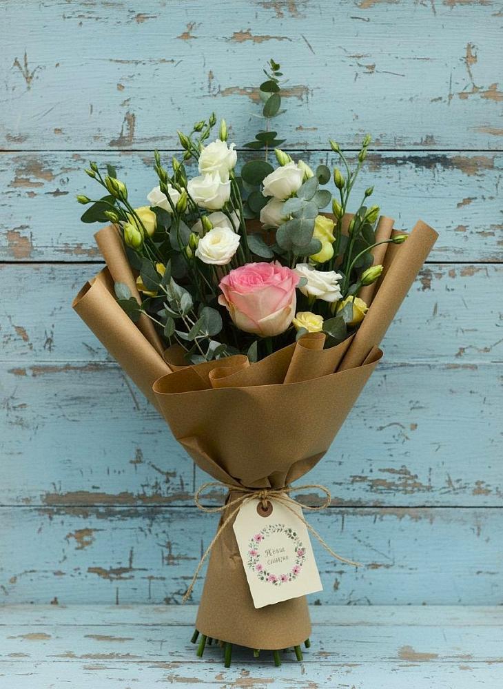 Букет цветов из: Розы и Лизиантусы в Усолье-Сибирское