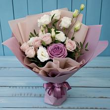 Букет цветов из:  Розы и Лизиантусы в Усолье-Сибирское