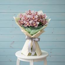 Букет цветов из:  Орхидеи и Розы в Усолье-Сибирское
