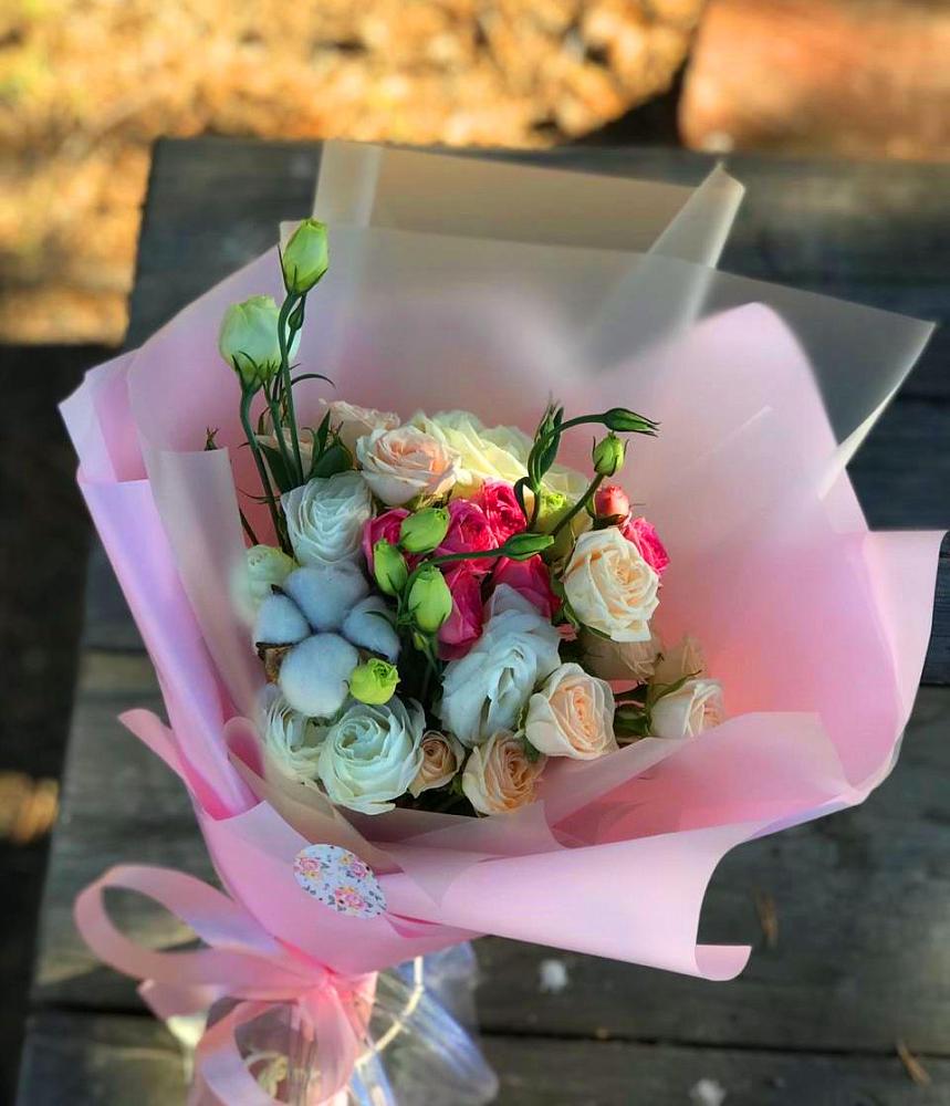 Букет цветов из: Розы и Лизиантусы в Усолье-Сибирское