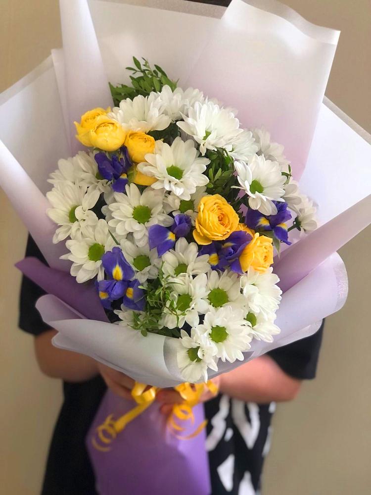 Букет цветов из: Ирисы, Хризантемы и Розы в Усолье-Сибирское