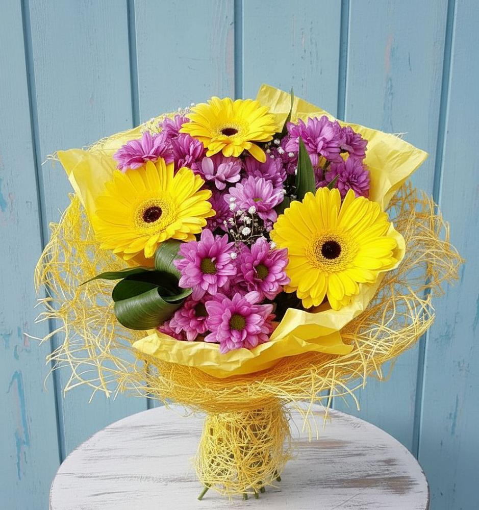 Букет цветов из: Хризантемы и Герберы в Усолье-Сибирское