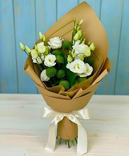 Букет цветов из:  Хризантемы и Лизиантусы в Усолье-Сибирское