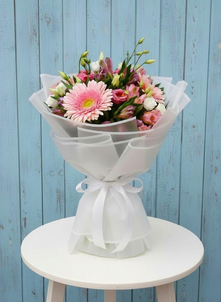 Букет цветов из: Герберы, Альстромерии и Лизиантусы в Усолье-Сибирское