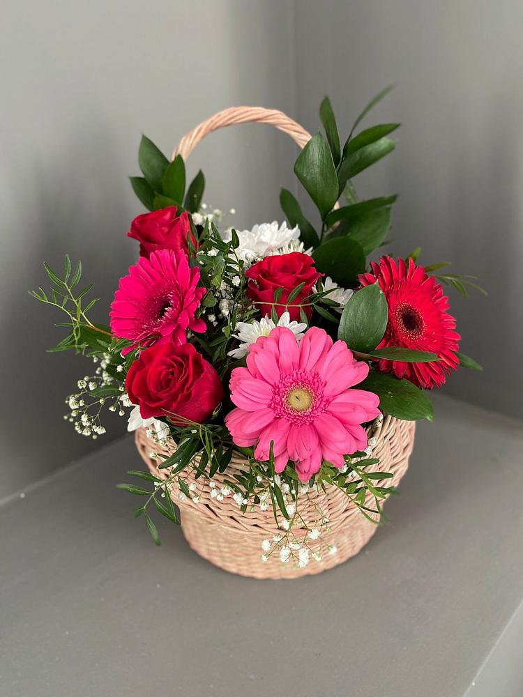 Цветочная композиция из Розы, Хризантемы и Герберы в корзине в Усолье-Сибирское