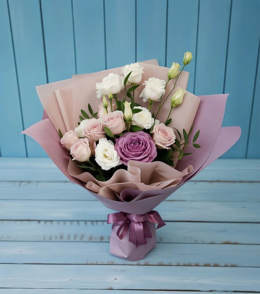 Букет цветов из: Розы и Лизиантусы в Усолье-Сибирское